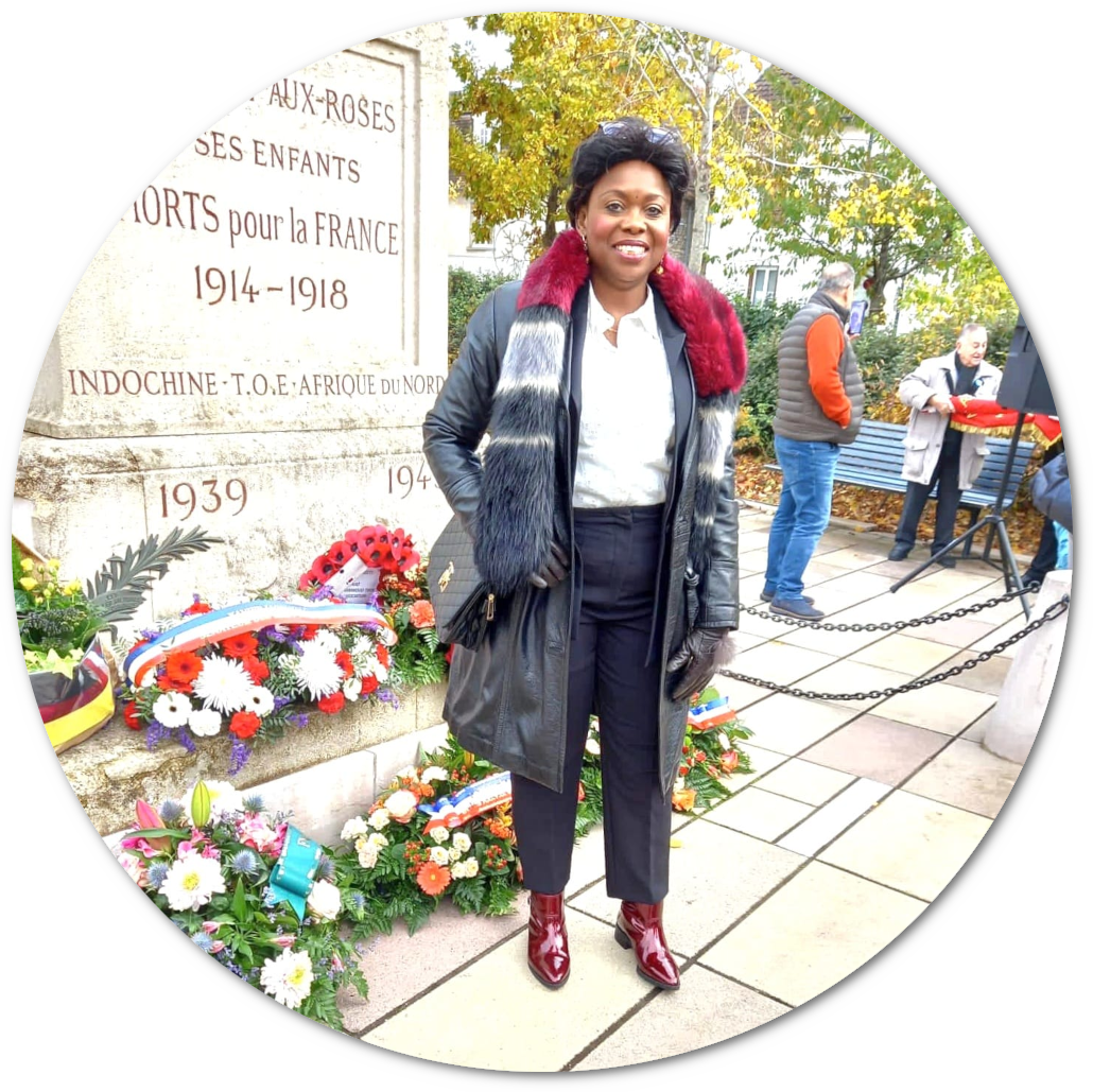 Léa Achdjian N'Garrit, fondatrice de l'ASGM, lors d'une cérémonie à Fontenay-aux-Roses
